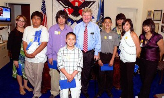 Cheyenne River Youth Project participants with Senator TIm Johnson. Photo courtesy of Tammy Eagle Hunter, CRYP