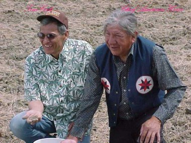 Tom Cook and Joe American Horse with hemp seeds in 2000. Photo courtesy of hempology