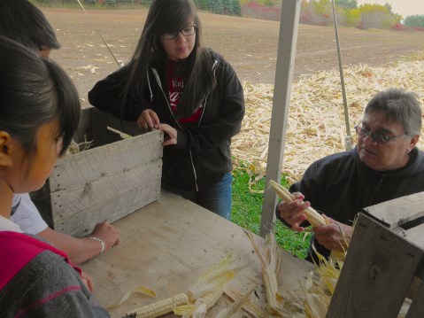 Paul "Sugar Bear" Smith, describing good seed corn. Photo by Elizabeth Hoover (October 2013)